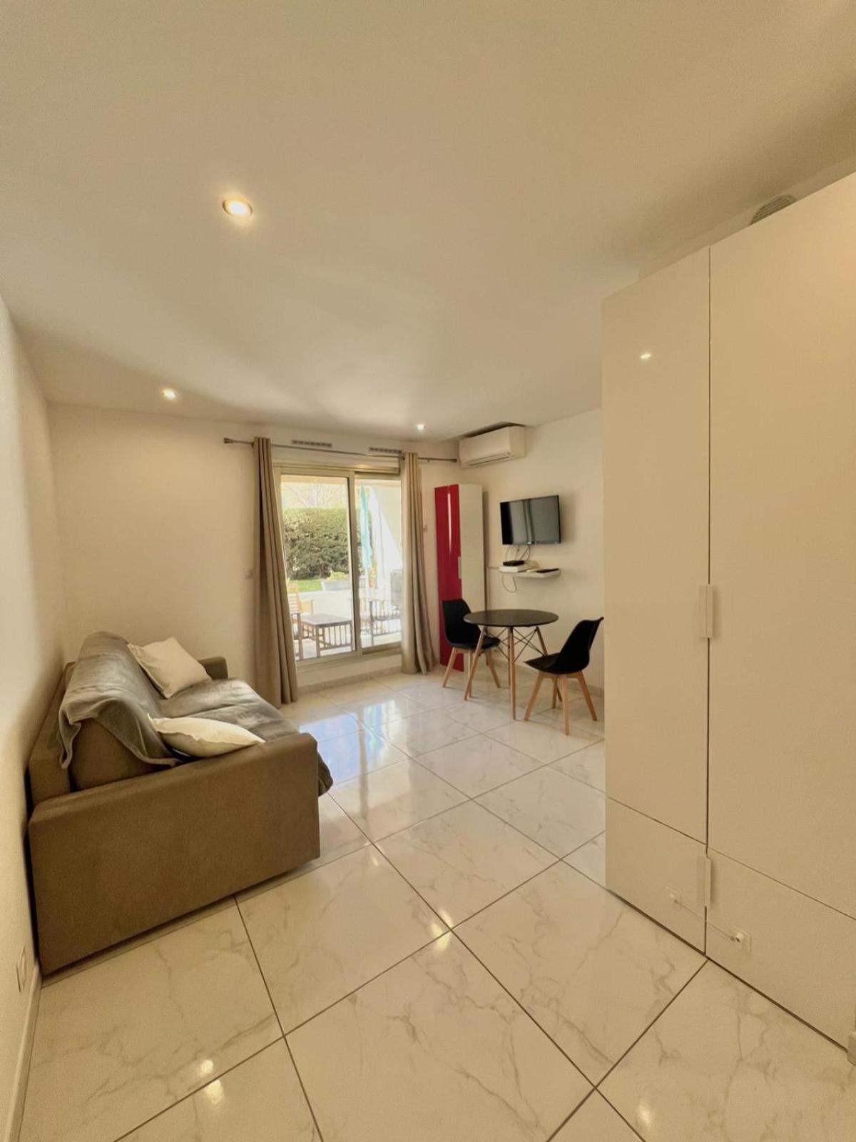 Superbe Studio Terrasse Centre Ville Et Plages A Pieds Cannes Zewnętrze zdjęcie